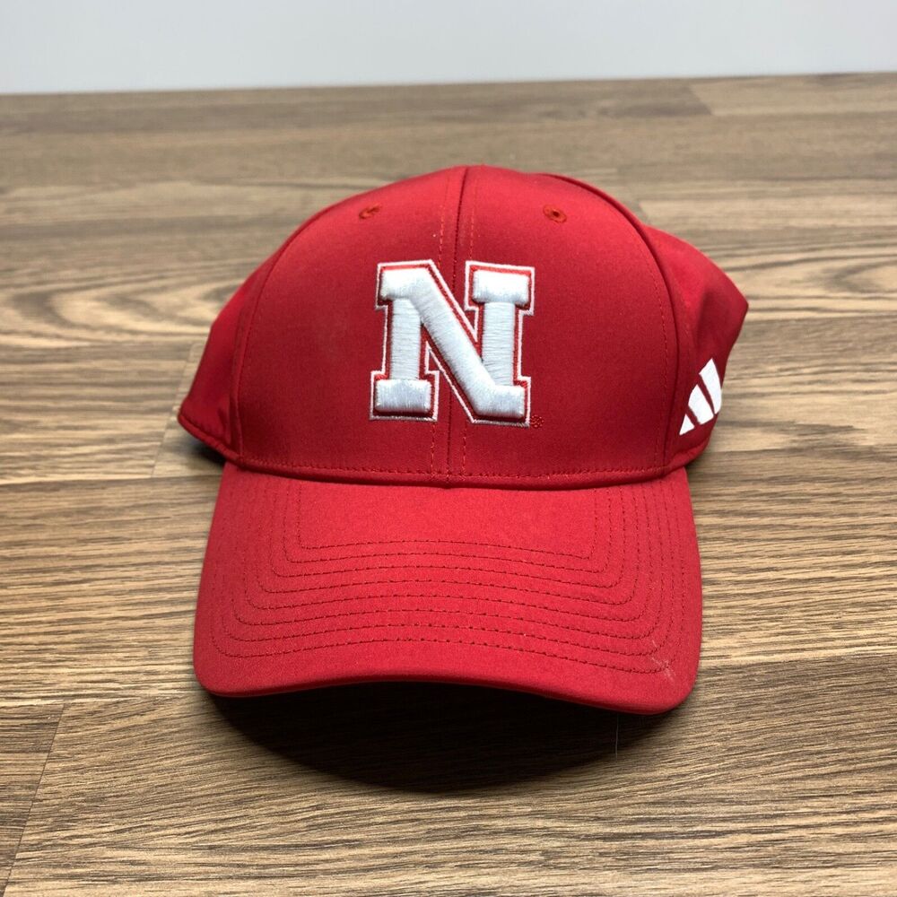 Nebraska Cornhuskers adidas Fitted Hat Unisex Red Size S/M